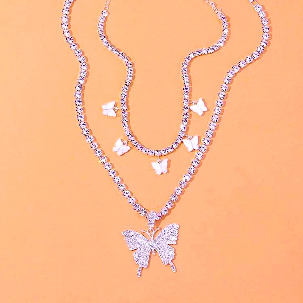 2pcs butterfly 🦋 pendant necklace